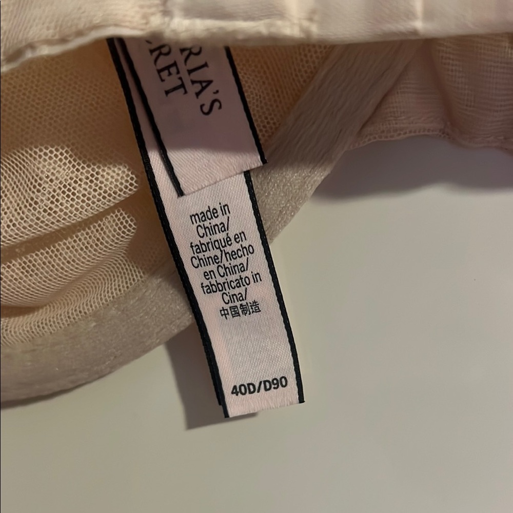 Elegant Lace Underwire Bra - Cream - Picture 3 of 4